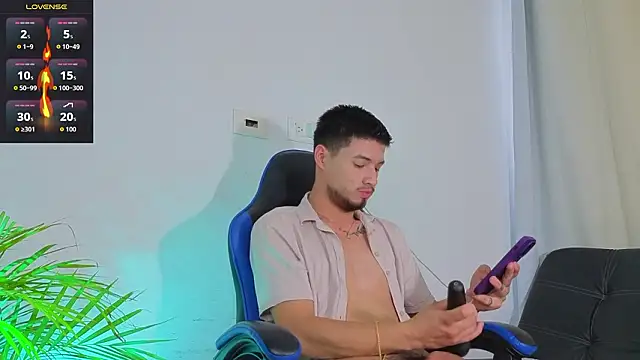 EdwardRoss  online show from March 11, 10:50 pm