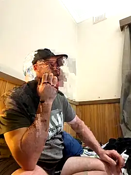 Scoobeysnacks online show from April 17, 4:09 pm