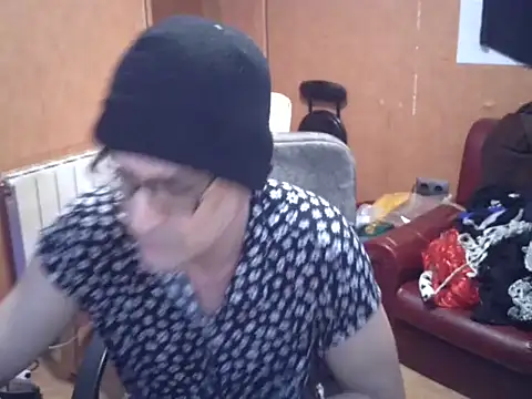 Lia Y PatrickX online show from March 5, 7:54 pm