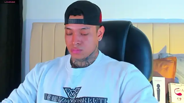 Stiven collins online show from February 19, 8:11 am