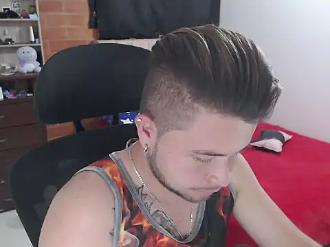 JOHANLEON1 online show from February 17, 4:39 pm