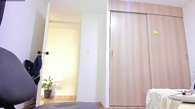 Sebastian-Dash online show from November 29, 9:39 pm