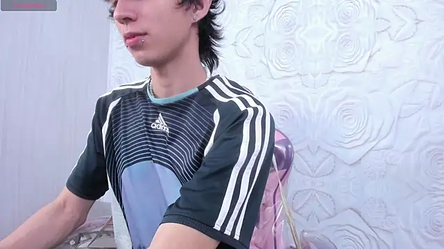 Snapshot of JeanRam18 chatting on March 8, 12:39 pm JeanRam18 online show from March 8, 12:39 pm