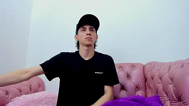 Snapshot of JeanRam18 chatting on March 21, 7:57 pm JeanRam18 online show from March 21, 7:57 pm