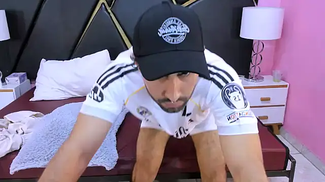 MilanZaire online show from November 9, 9:30 pm