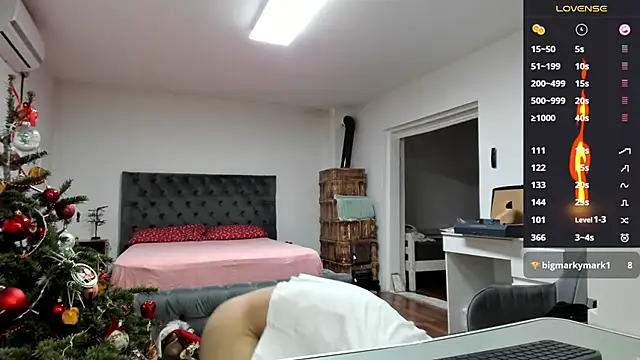 supermanboy94 online show from December 17, 7:15 am