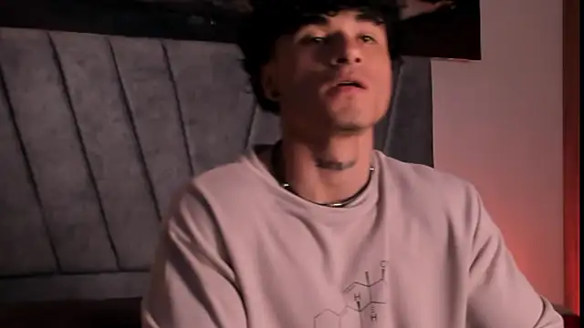 Thomas Fit1 online show from December 14, 2:51 am