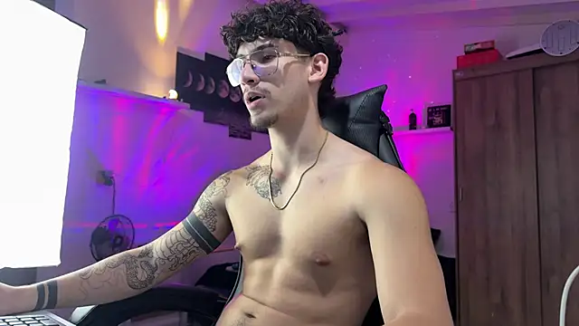 Kisan Smith online show from April 11, 8:18 am