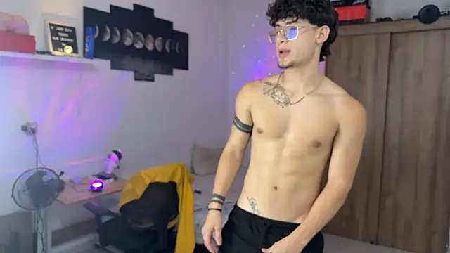 Kisan Smith online show from November 4, 2:23 am