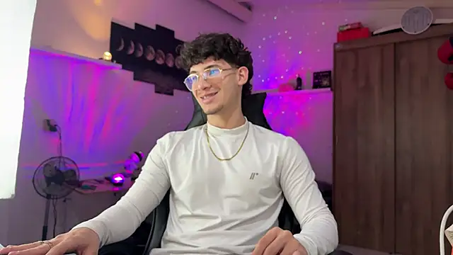 Kisan Smith online show from March 10, 3:23 am