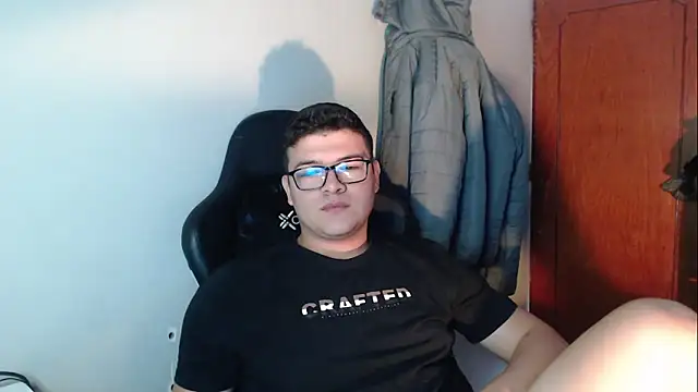 Plug Control online show from December 19, 4:37 pm