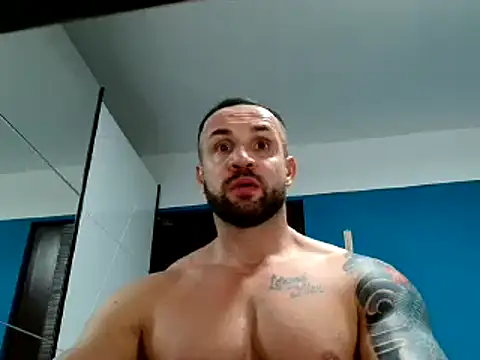 Snapshot of Magnificmuscles89 chatting on February 7, 9:48 pm Magnificmuscles89 online show from February 7, 9:48 pm