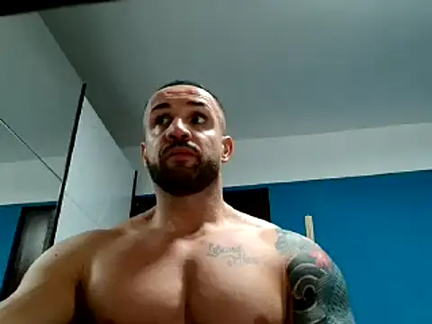 Snapshot of Magnificmuscles89 chatting on February 10, 11:36 am Magnificmuscles89 online show from February 10, 11:36 am