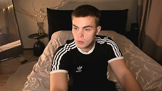 simonwnl online show from April 24, 5:15 pm