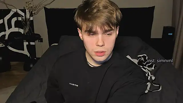 simonwnl online show from December 13, 7:53 pm