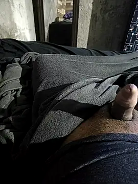 GilliardR online show from November 2, 11:09 pm