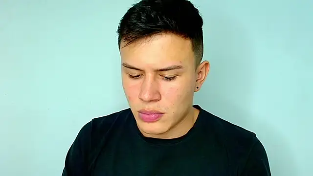 azriel943 online show from September 16, 6:42 pm