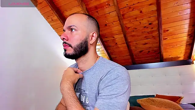 Tom Bailey online show from November 6, 1:03 pm