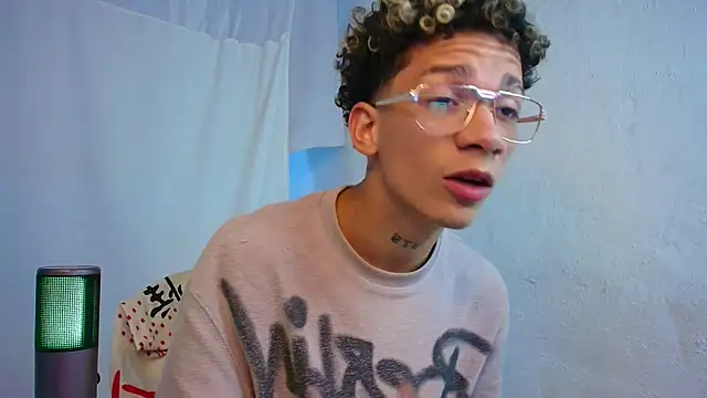 mateodeamjo online show from April 15, 4:23 am