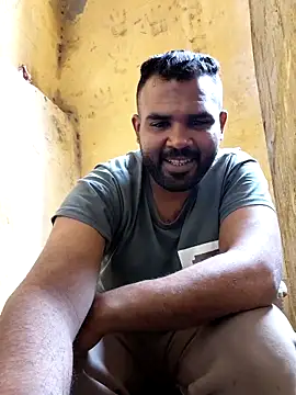 ListedLoin online show from April 4, 12:02 pm