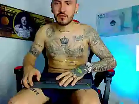 Snapshot of smoker445 chatting on December 16, 4:34 am smoker445 online show from December 16, 4:34 am