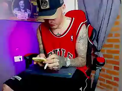 Snapshot of smoker445 chatting on February 8, 12:28 pm smoker445 online show from February 8, 12:28 pm