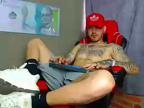 Snapshot of smoker445 chatting on March 11, 1:01 pm smoker445 online show from March 11, 1:01 pm