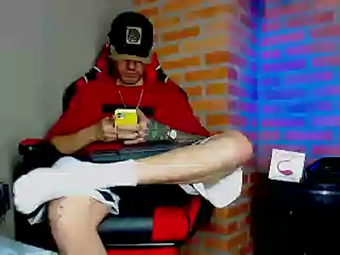 Snapshot of smoker445 chatting on January 30, 1:44 am smoker445 online show from January 30, 1:44 am