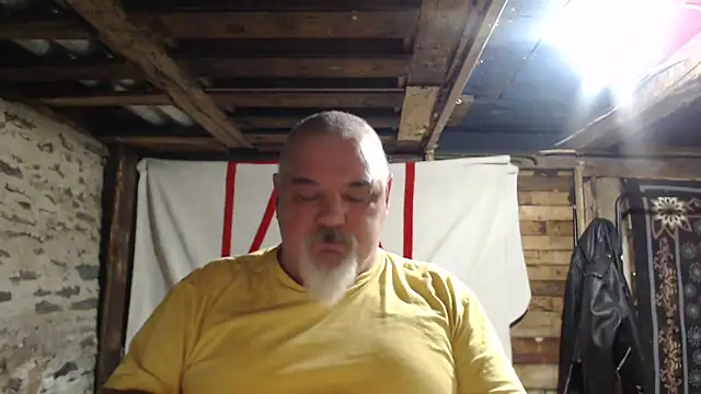 Newfiesausage1972 online show from December 19, 11:51 am