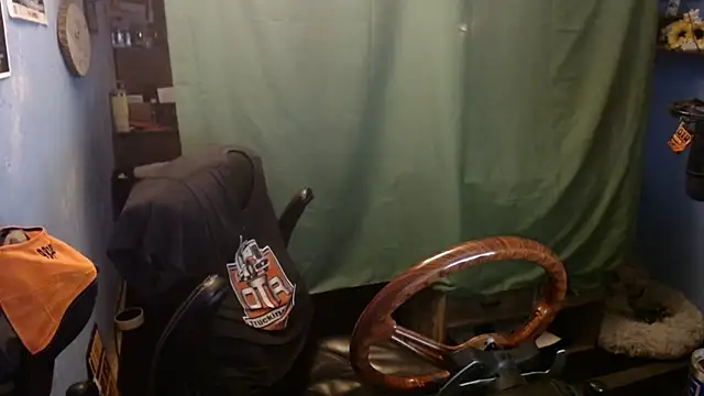 long thinmint86 online show from January 14, 1:28 pm