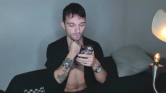 Snapshot of JackDesFeux chatting on December 14, 10:28 pm JackDesFeux online show from December 14, 10:28 pm