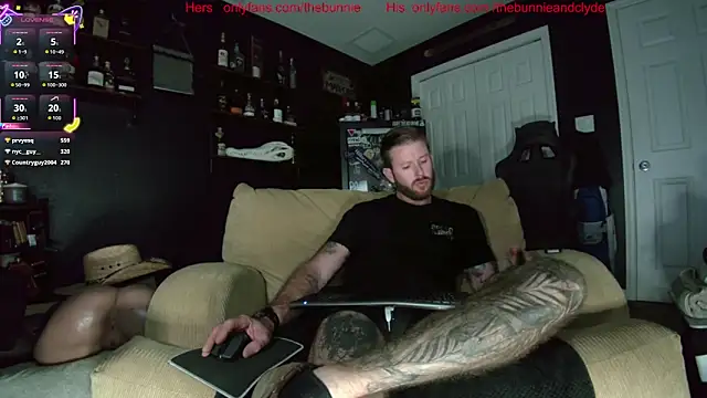 chillinthemosttt online show from November 18, 3:21 am