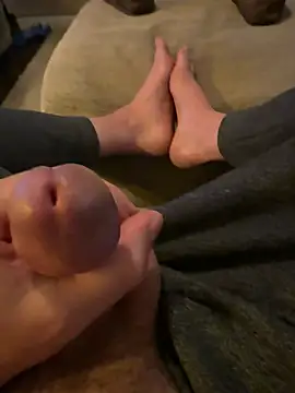 Feettlover69 online show from May 18, 7:29 pm