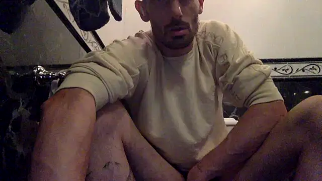 nicolaaaaas online show from April 15, 9:26 pm