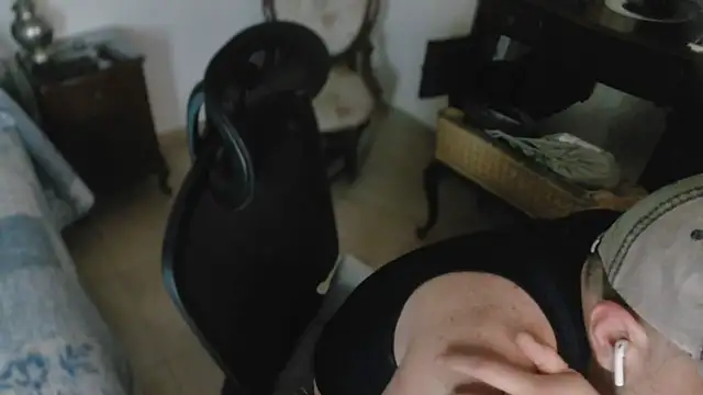 slzypvtpig online show from March 15, 11:40 am