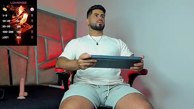 noah crux online show from December 12, 12:44 pm