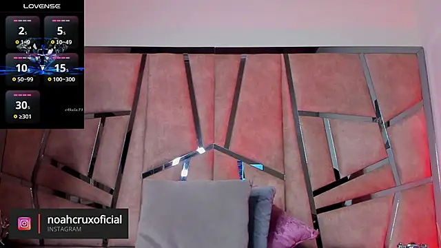 noah crux online show from December 23, 12:08 pm