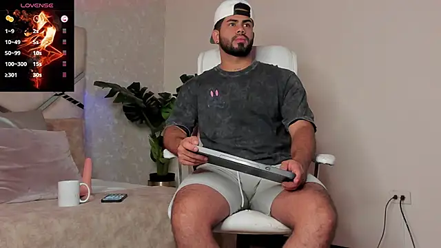 noah crux online show from December 28, 12:03 pm