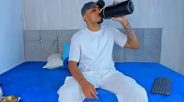 Mateo Reales online show from February 3, 5:40 am