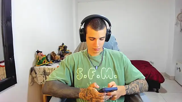 Snapshot of Balo_lovers chatting on March 21, 2:18 pm Balo lovers online show from March 21, 2:18 pm