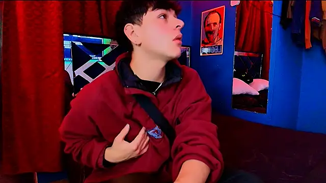 Luke Howland online show from February 26, 3:52 am