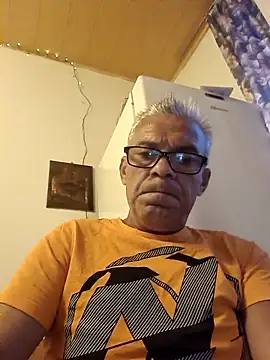 Snapshot of Picolo4111 chatting on September 27, 4:43 am Picolo4111 online show from September 27, 4:43 am