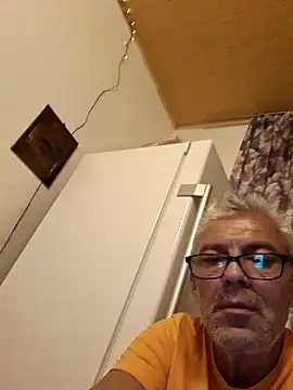 Snapshot of Picolo4111 chatting on September 25, 8:08 pm Picolo4111 online show from September 25, 8:08 pm