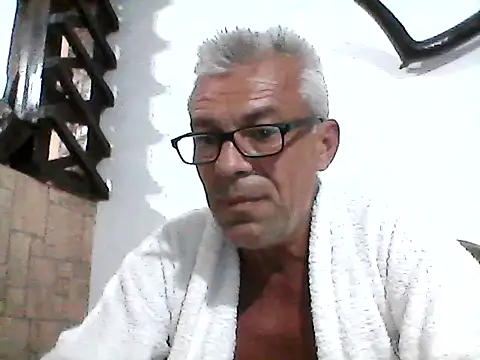 Snapshot of Picolo4111 chatting on September 22, 7:46 pm Picolo4111 online show from September 22, 7:46 pm
