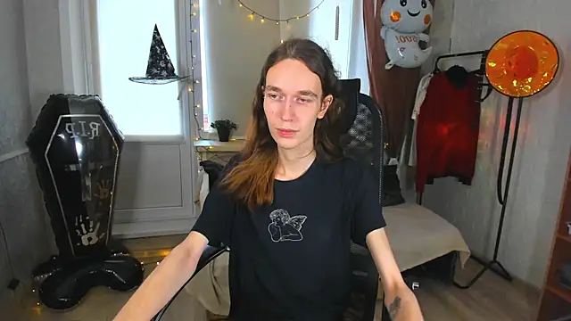 Calvin and Kevin online show from October 18, 10:09 am