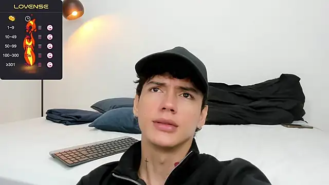 Snapshot of badboy_one_ chatting on January 3, 1:03 pm badboy one online show from January 3, 1:03 pm