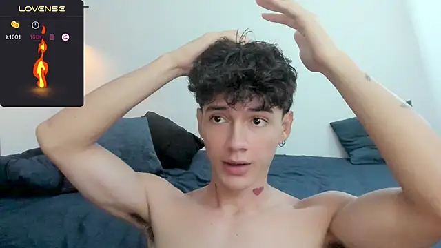 Snapshot of badboy_one_ chatting on February 15, 2:33 pm badboy one online show from February 15, 2:33 pm