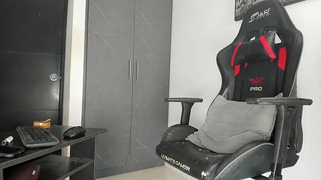 sergiio mesa27 online show from April 14, 3:50 am