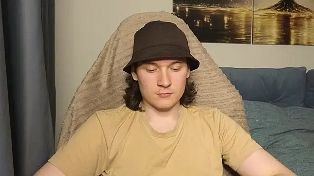 MoreRealAlex online show from June 25, 11:52 pm