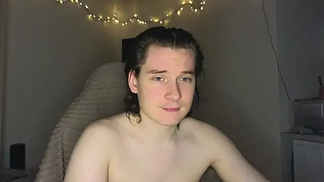 MoreRealAlex online show from December 1, 12:08 pm